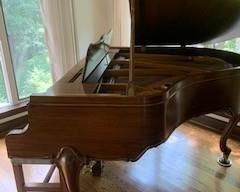 Beautiful Starck Baby Grand Piano circa 1953, in good condition (it does need tuning)