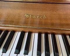 Beautiful Starck Baby Grand Piano circa 1953, in good condition (it does need tuning)