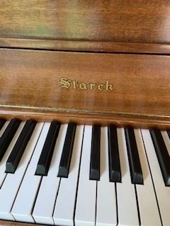Beautiful Starck Baby Grand Piano circa 1953, in good condition (it does need tuning)