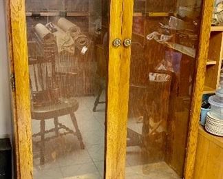 Handmade rifle cabinet - beautiful $175