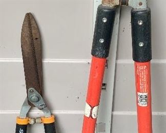 2 Used branch & Trimmer garden tools $20