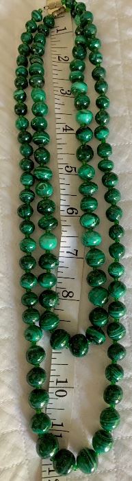 Vintage graduated beads malachite 
9” necklace $12
12” necklace $20