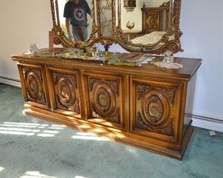 $500 for 6 pieces Antique King Bedroom Set 
King Headboard 82"W x 40"H
Dresser 81 1/2"W x 22 1/2"D x 30 1/2"H
Mirror
Armoire 40"W x 20 1/2"D x 81"H
Night Stands (2) 27"W x 22"D x 2ftH
Heavy furniture. 
Need 2 strong men to carry out.
