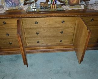 $500 for 6 pieces Antique King Bedroom Set 
King Headboard 82"W x 40"H
Dresser 81 1/2"W x 22 1/2"D x 30 1/2"H
Mirror
Armoire 40"W x 20 1/2"D x 81"H
Night Stands (2) 27"W x 22"D x 2ftH
Heavy furniture. 
Need 2 strong men to carry out.
