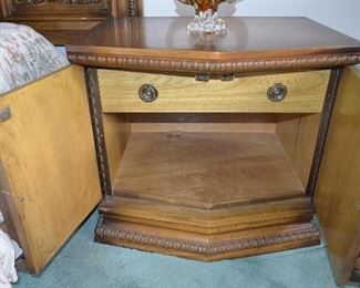 $500 for 6 pieces Antique King Bedroom Set 
King Headboard 82"W x 40"H
Dresser 81 1/2"W x 22 1/2"D x 30 1/2"H
Mirror
Armoire 40"W x 20 1/2"D x 81"H
Night Stands (2) 27"W x 22"D x 2ftH
Heavy furniture. 
Need 2 strong men to carry out.
