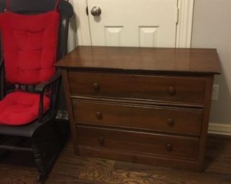 Early 1900 3 drawer chest