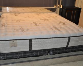 2018 STEARNS & FOSTER SIGNATURE BALERNO LUXURY PILLOW TOP FIRM KING SIZE MATTRESS WITH 2 TWIN SIZE BOX SPRINGS IN EXCELLENT CONDITION. OUR PRICE $995.00