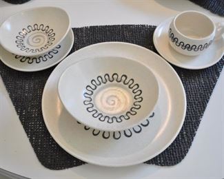 SIX PIECE PLACE SETTING FOR 8 WITH EXTRAS, INCLUDES DINNER, BREAD AND BUTTER, SOUP , BERRY BOWL AND CUP AND SAUCER. ALL IN EXCELLENT CONDITION! OUR PRICE $795.00 