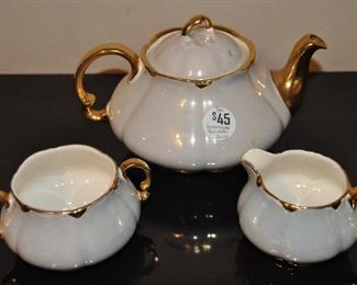 WONDERFUL VINTAGE BURSLEM ELLGREAVE LUSTERWARE TEAPOT, CREAMER AND SUGAR HOLDER. OUR PRICE $45.00 SET