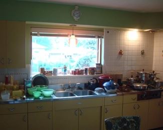 Kitchen:  More kitchenware!