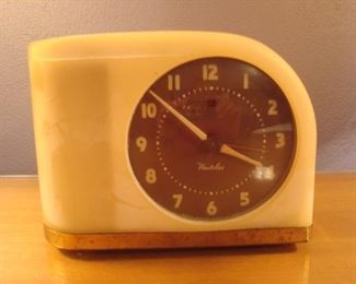 Bedroom:  Even the electric (bakelite-?) WESTLOX  clock is period.