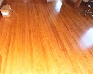 Sharp  Quarter Sawn Oak Floor 