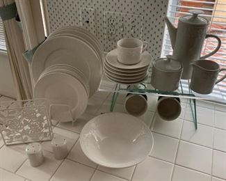 30-piece Dinnerware set