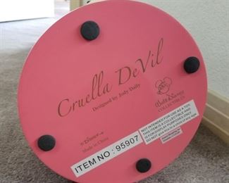 BFIG-14 ($100) Cruella De Vil big fig by Jody Daily! #95907.  Measures 21" tall.  Great condition!