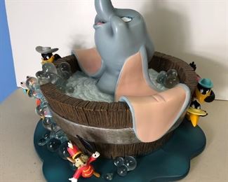 (TR-3) $150 Disney’s Dumbo Bath Time Big Figure -No Box or COA - 12”diam. X 13.5”H