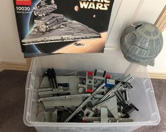 $300 LEGO Star Wars Imperial Star Destroyer 10030 with instruction book, NO Box -Not verified that it is complete 