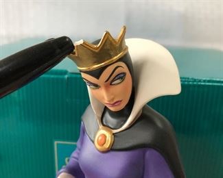 (D2) $20 Evil Queen  *Chip on crown* 