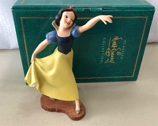 (D5) $40  Snow White “The Fairest One of All” WDCC Figurine- w/Box, No COA