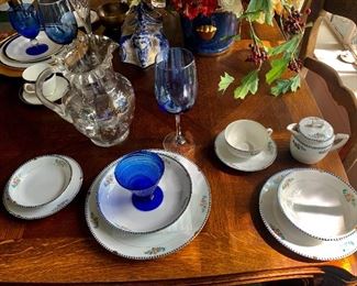 A large set of Noritake Sheridan china