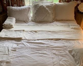 King bed linens pillow cases and shamed of many sizes