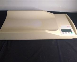 Beige Seca Infant Weighing Table