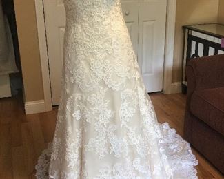 $400 Size 6 Champagne Wedding Gown 