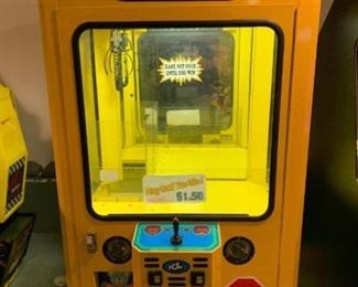 PLUSH BUS CLAW MACHINE