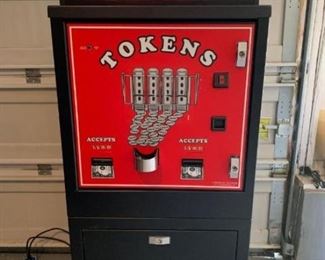 TOKEN DISPENSER
By American Changer AC6000