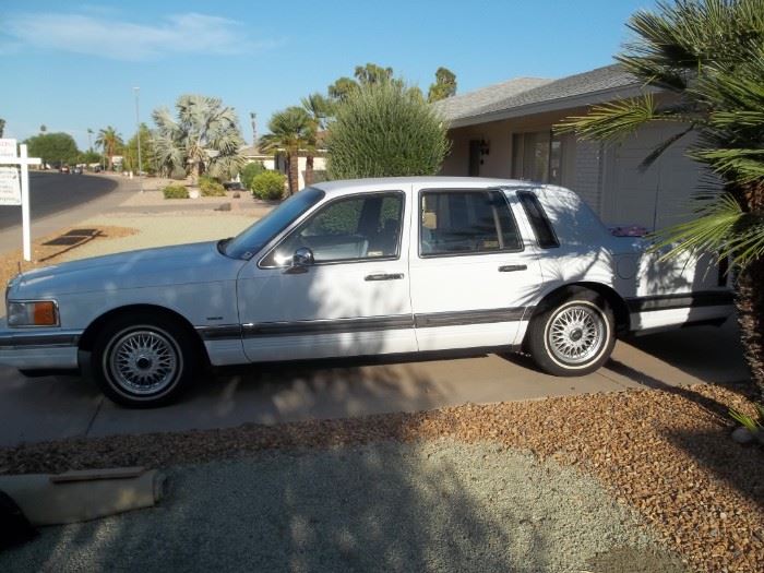 1990  Town Car 76874 miles, cold a/c, very nice car for its age.  All electric, everything works .  One owner, always garaged. $3500-00 or best offer.