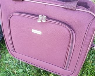 Windham 2-section overnight/briefcase rollerbag. 16"x 6" x 14"