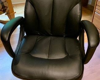 Office arm chair on casters one excellent condition $50