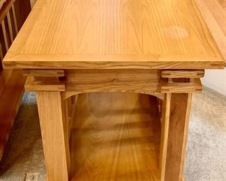 Mission Style Solid Oak 2 level end table 26 x 20 x 24h $95