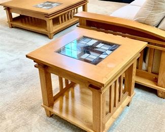 Mission Style Solid oak End Table w/ Stainglass insert 26 x 26 x 24h $115