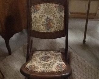 Needle Point Rocker (folds)