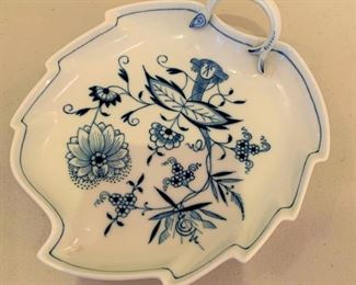 Meissen Blue Onion Leaf Bowl - $20 - 7"