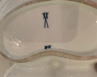 Alternate view - Meissen Blue Onion Shell Divided Dish - $50 - 11" x 9.5"