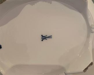 Alternate view - Meissen Blue Onion Lidded Vegetable Bowl - $100 - 13 1/2" x 10 1/4".