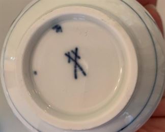 Alternate view - Meissen Blue Onion Creamer and Sugar - $20 - Creamer 3 1/2" to top of handle.