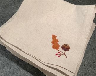 Lot of 12 elegant napkins - $35