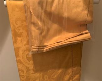 Tablecloth and Napkins - $25