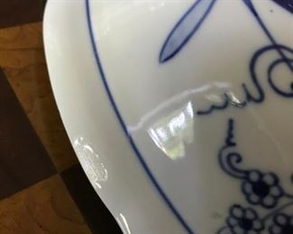 Alternate view - Meissen Blue Onion Tureen - 12"H x 9"D x 14"W - $125 (glaze skip)