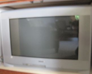 Iconic Sony WEGA  Television For Retro Games/Vhs/Dvd, comes with remote, works great!