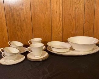 Lenox Dish Set