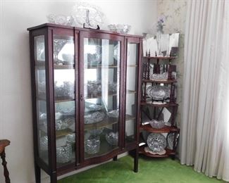 Curio 61.5 x 42.5 x 16