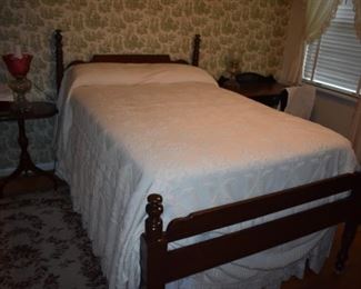 Antique 4 Post turned Spool Style bed in Beautiful Condition