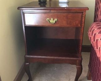 queen ann cherrywood side table with drawer. 100% wood