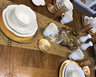 Lenox Perle 8 place settings 400.00