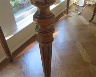  Henredon Console Table
Henredon
