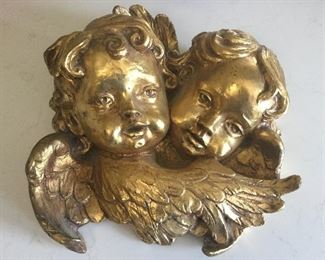 Antique cherub angels, very heavy wood carved gilt art. About 15 inches big. Very beautiful piece. Made in Italy. 
