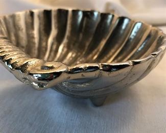 Metal Scallop Dish